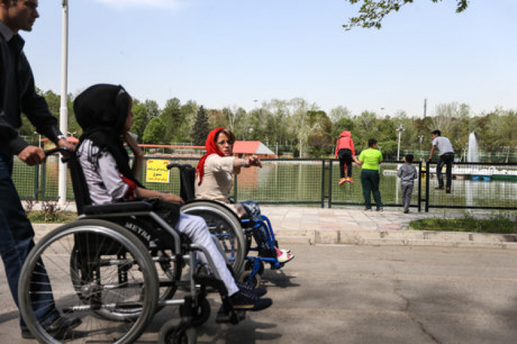 نگاهی به کارزار درخواست افزایش مستمری معلولان