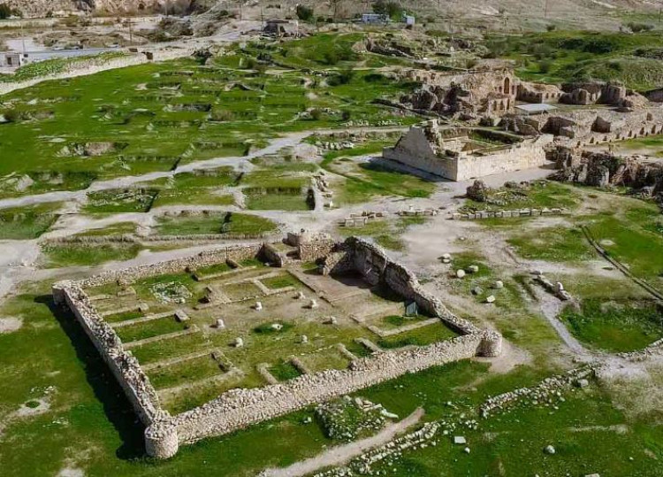 تاریخ کمارج در محاصره پسماند!
