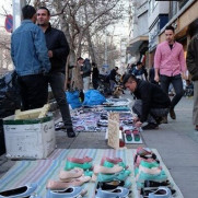 تقاضای برخورد با دستفروشان میدان گاز سنندج