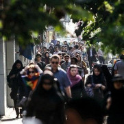 درخواست حفاظت از دختران اصفهان در برابر عاملان اسید پاشی