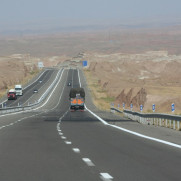 درخواست راه‌اندازی سیستم روشنایی در مسیر قم اصفهان