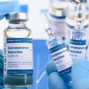 درخواست در اولویت قرار گرفتن معلمان برای دریافت واکسن