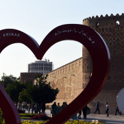 درخواست بررسی و پیگیری نقض منظر هوایی مجموعه زندیه شیراز توسط هتل آسمان