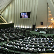 درخواست ممنوع شدن بیش از دو بار نمایندگی در شوراهای شهر