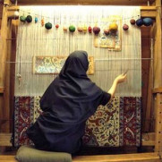 درخواست احیای بیمه قالی‌بافی زنان روستایی و پرداخت کمک بیمه از طرف دولت