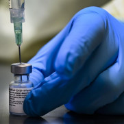 درخواست خرید واکسن معتبر کرونا برای همه مردم ایران