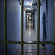 درخواست تغییر وضعیت کارکنان استیجاری زندان‌ها و افزایش حقوق آنان