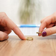 درخواست تصویب حق طلاق برای زنان