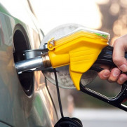 درخواست حذف سهمیه ۶۰ لیتر بنزین و جایگزینی آن با بنزین ۲۵۰۰ تومانی