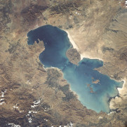 درخواست حمایت از دریاچه ارومیه و احیای آن