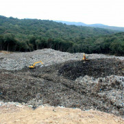 درخواست تعطیلی محل دپوی زباله در جنگل سراوان و محاکمه مسببین