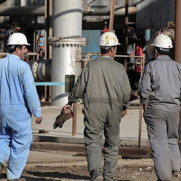 اعتراض به افزایش ۱۰ درصدی حقوق کارکنان رسمی وزارت نفت