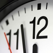 درخواست تغییر ساعت رسمی و دائمی کشور به نیم ساعت به جای یک ساعت