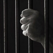 تقاضای بازنگری در قوانین بازداشت موقت طولانی