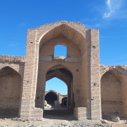 درخواست حمایت از محیط‌زیست روستای «در» و احیای کاروانسرای «طور» در گلپایگان
