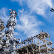 درخواست فوری برای تأمین خوراک و رفع موانع توسعه پالایشگاه نفت آفتاب؛ حمایت از اشتغال و سرمایه‌گذاری بخش خصوصی