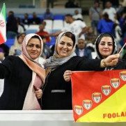 درخواست آمدن بانوان به ورزشگاه‌های فوتبال در خوزستان