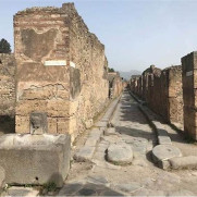 درخواست جلوگیری از احداث طرح زیپ‌لاین و سازه بتنی زیر قلعه تاریخی قلعه ریشهر (بوشهر)