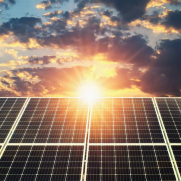 درخواست الزام نصب پنل خورشیدی روی همه ساختمان‌ها