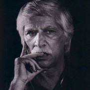 درخواست ثبت ۵ دی (روز تولد و آسمانی شدن استاد بهرام بیضایی) به عنوان روز تئاتر ملی ایران