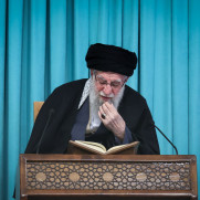 درخواست انتشار وصیت‌نامه امام خامنه‌ای شهید