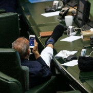 درخواست قطع حقوق نمایندگان مجلس به‌علت تعطیلی بدون دلیل